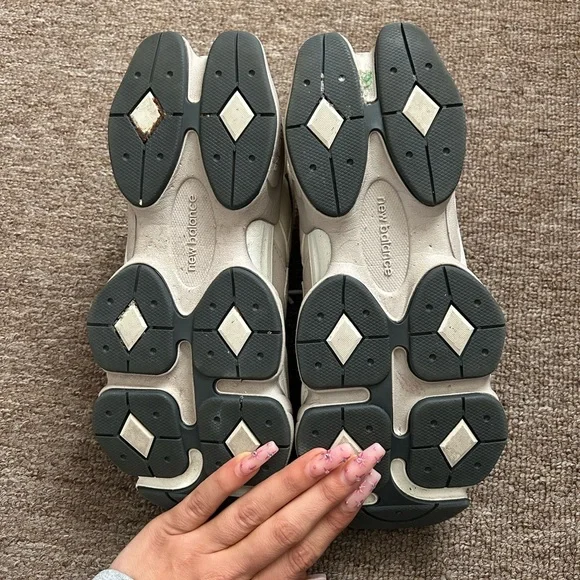 New Balance 9060 - Picture 3 of 8